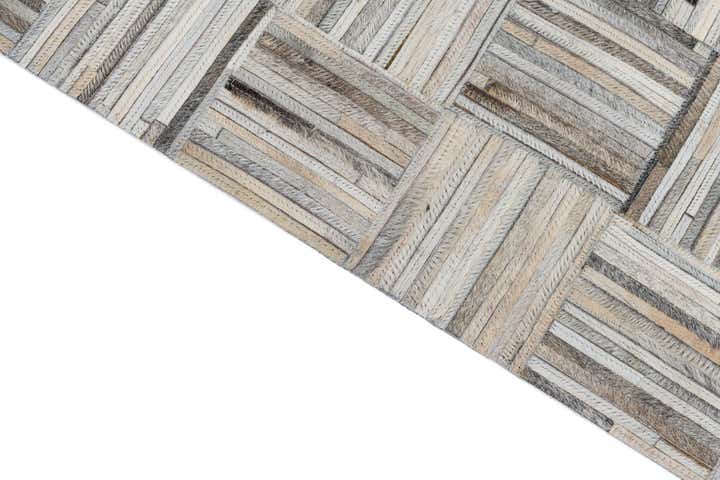 5' x 7' 10 Cowhide Leather Rug
