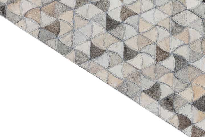 5' 1 x 8' Cowhide Leather Rug