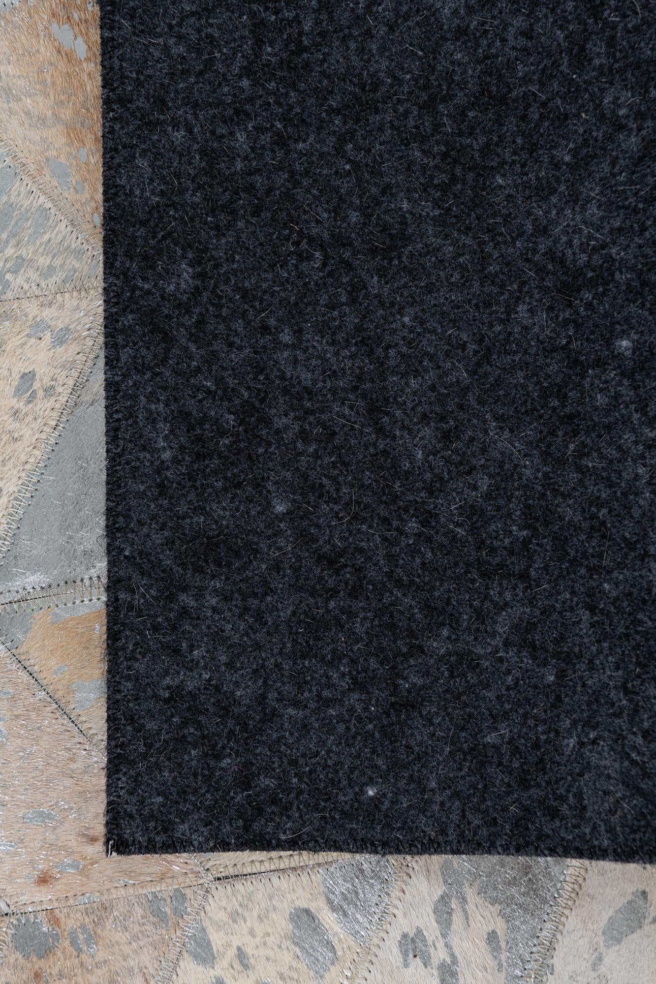 5' x 8' Cowhide Leather Rug