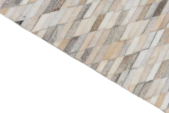 4' 10 x 7' 8 Cowhide Leather Rug