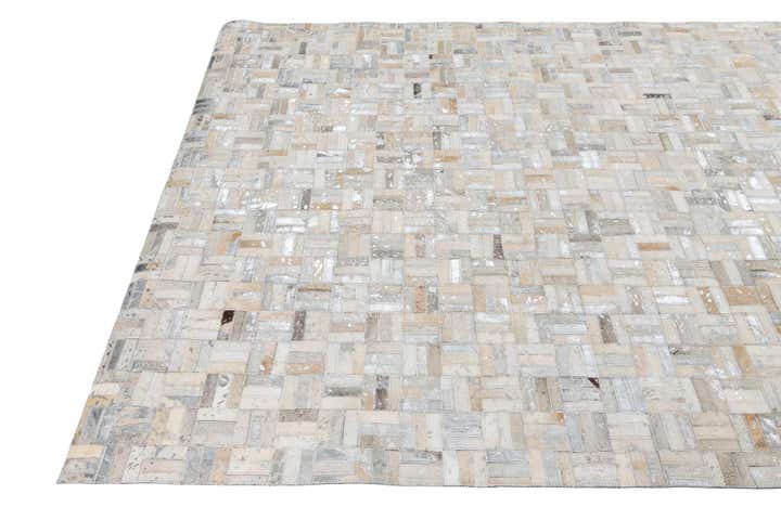 5' 1 x 7' 10 Cowhide Leather Rug