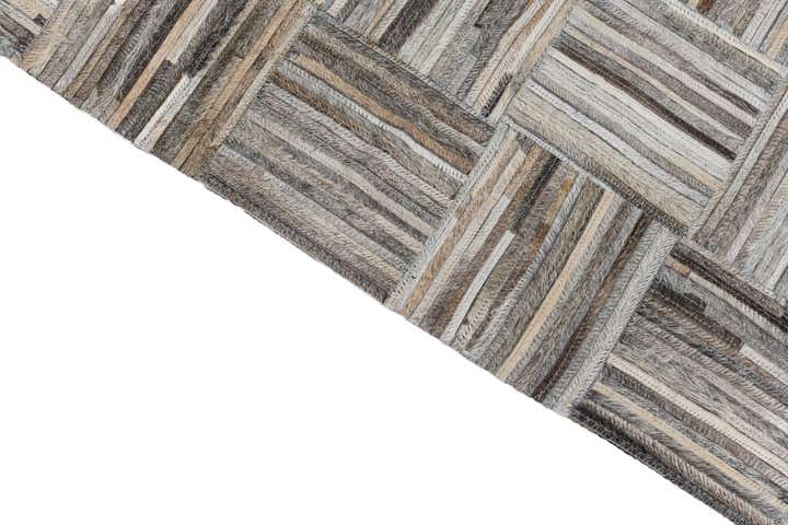 5' x 7' 8 Cowhide Leather Rug