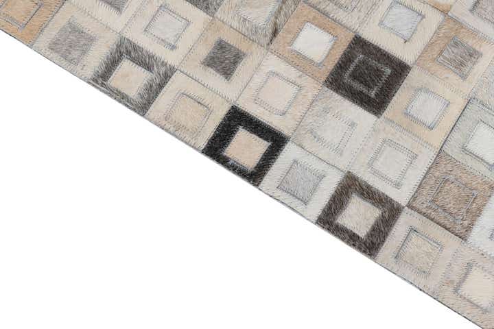 5' 2 x 8' Cowhide Leather Rug