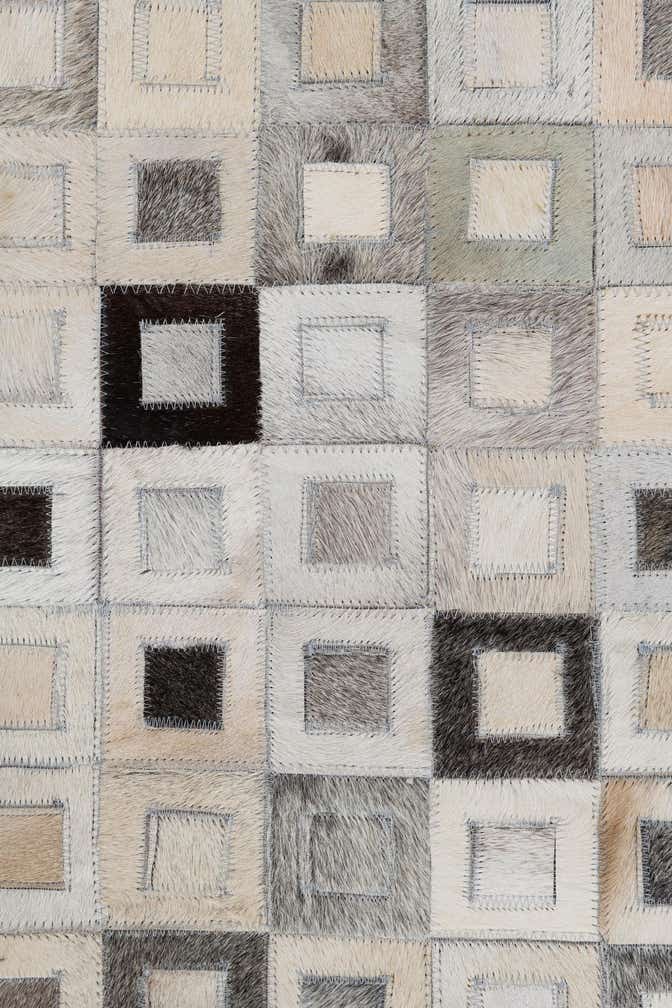 5' 2 x 8' Cowhide Leather Rug