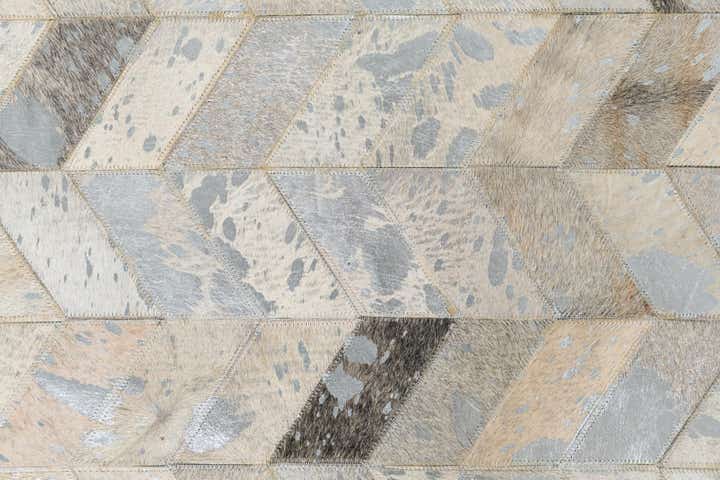 5' x 8' Cowhide Leather Rug