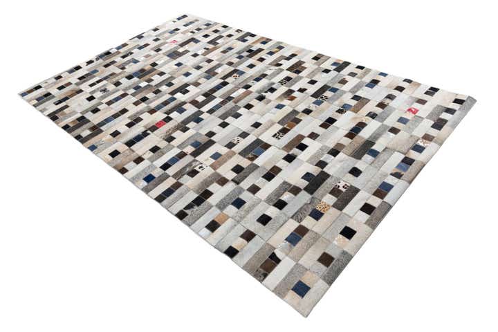 5' x 7' 10 Cowhide Leather Rug