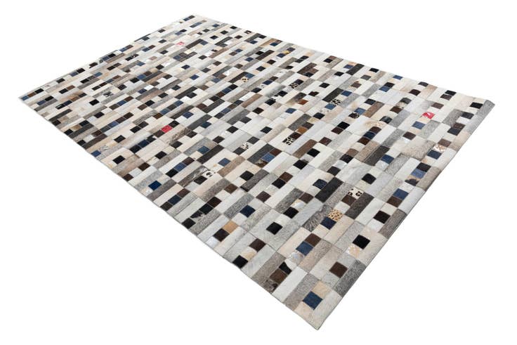 Detail image of 5' x 7' 10 Cowhide Leather Rug