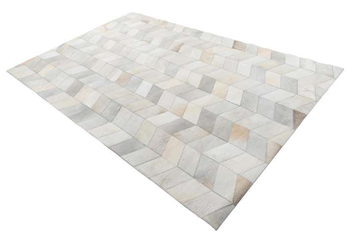 5' 2 x 8' Cowhide Leather Rug