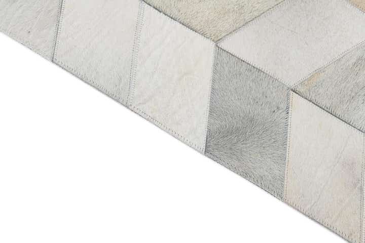 5' 2 x 8' Cowhide Leather Rug