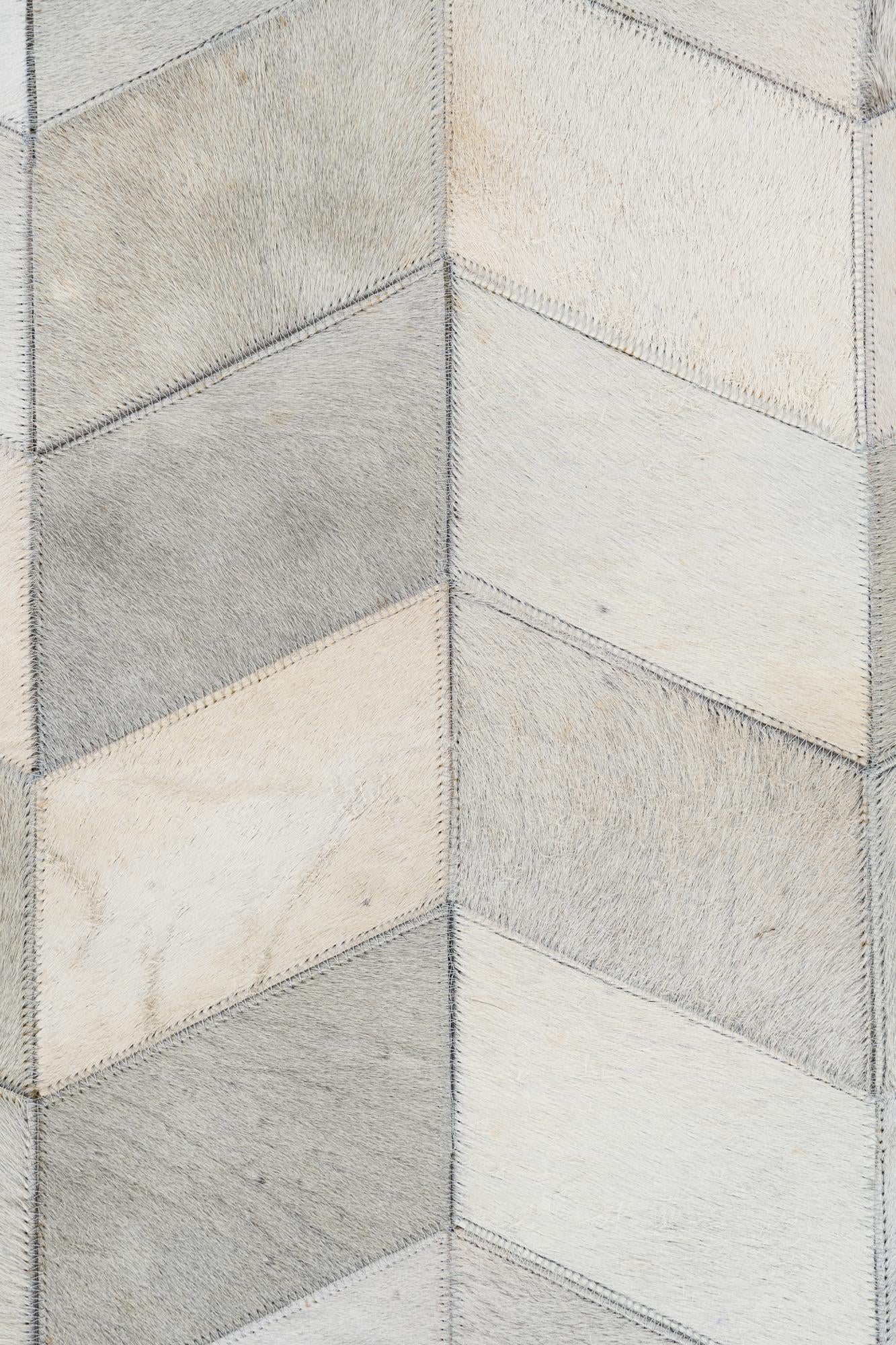 5' 2 x 8' Cowhide Leather Rug