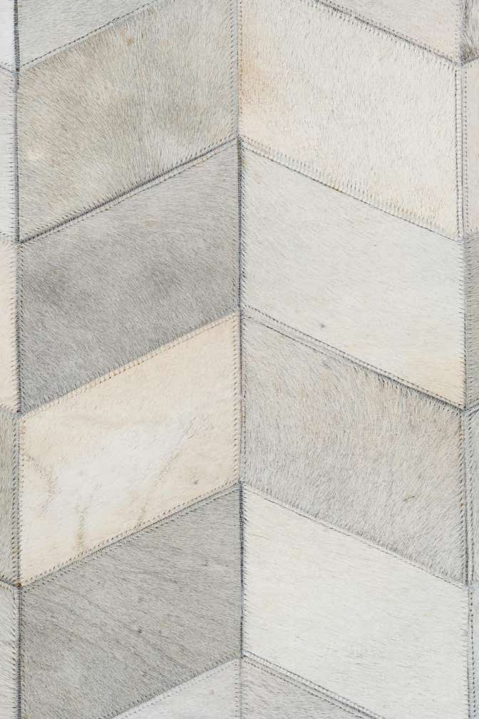 5' 2 x 8' Cowhide Leather Rug