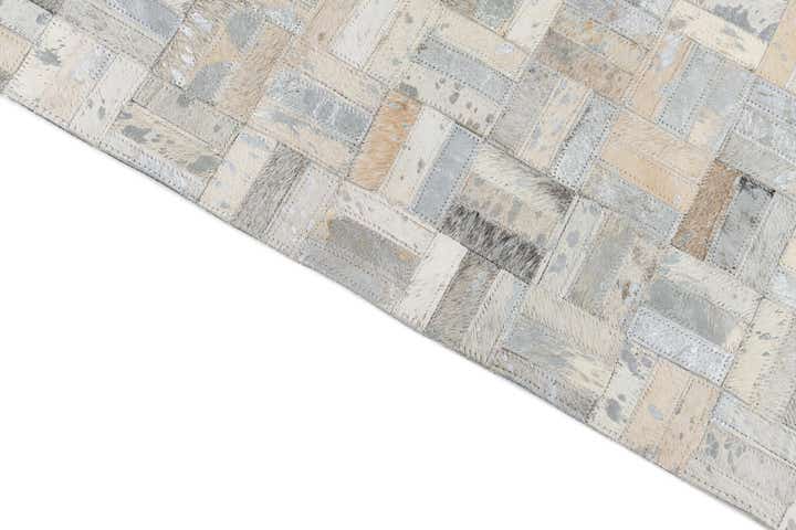 8' 1 x 10' Cowhide Leather Rug