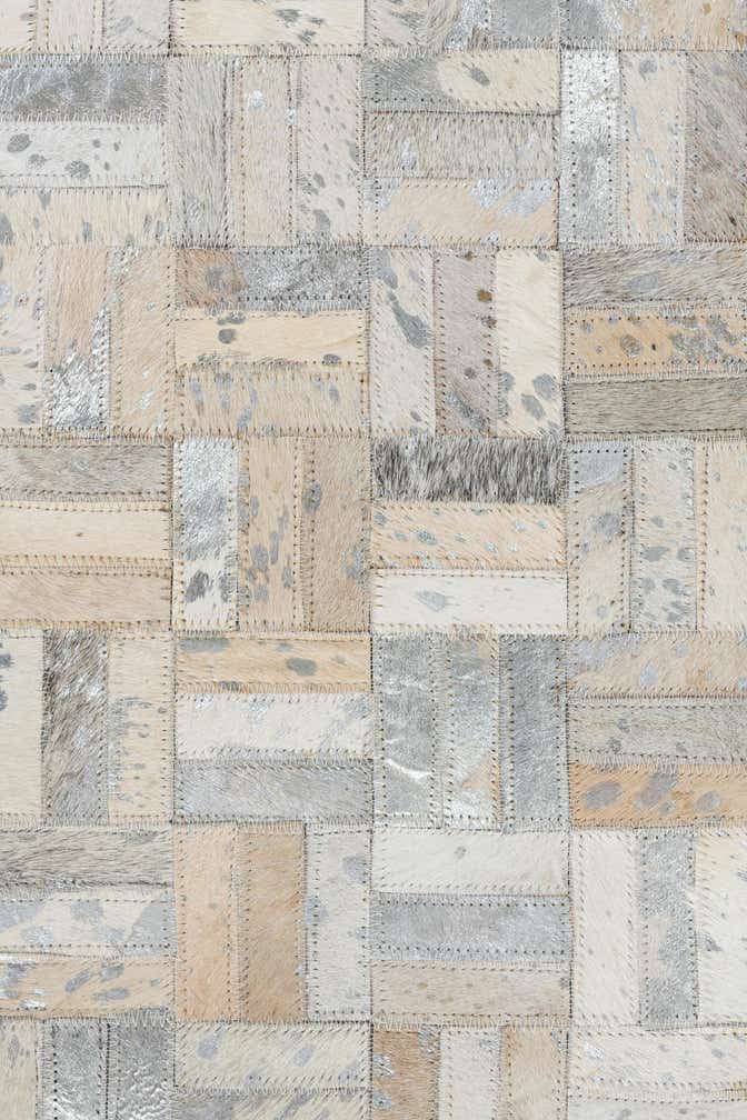8' 1 x 10' Cowhide Leather Rug
