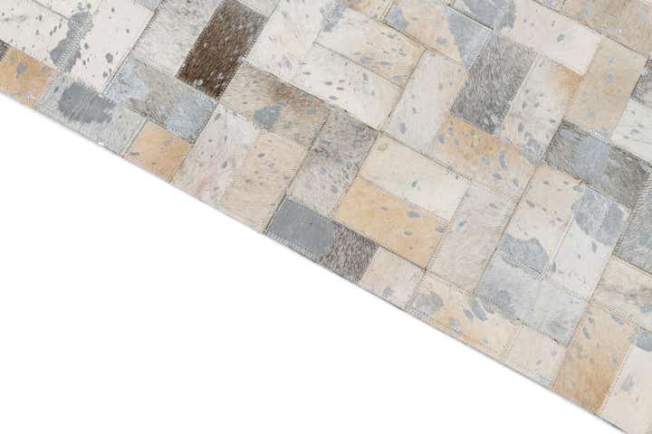 8' 1 x 10' Cowhide Leather Rug