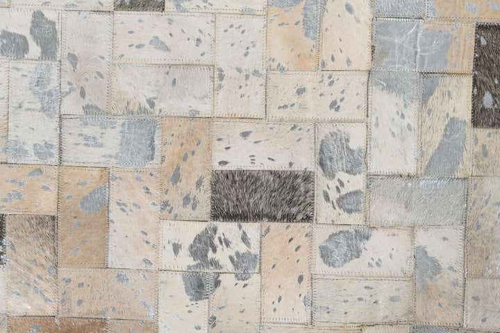 8' 1 x 10' Cowhide Leather Rug