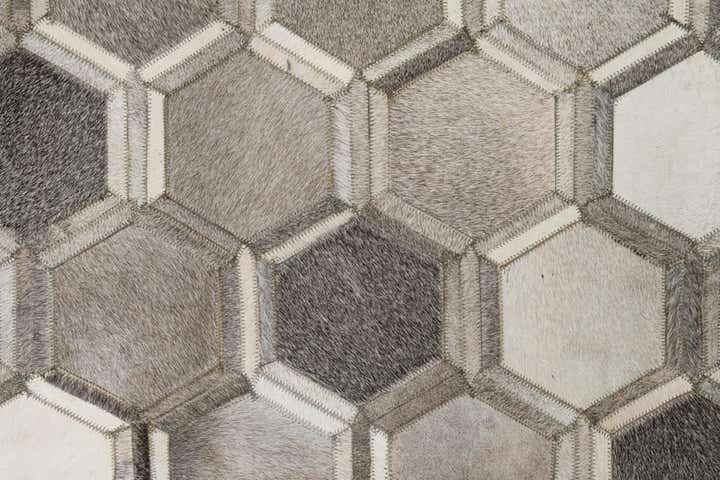 8' 1 x 10' Cowhide Leather Rug