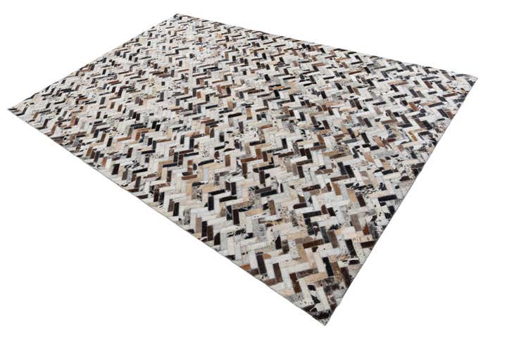 5' 1 x 7' 8 Cowhide Leather Rug