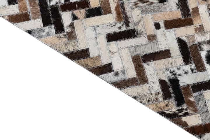 5' 1 x 7' 8 Cowhide Leather Rug