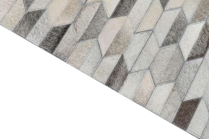 4' 10 x 8' Cowhide Leather Rug