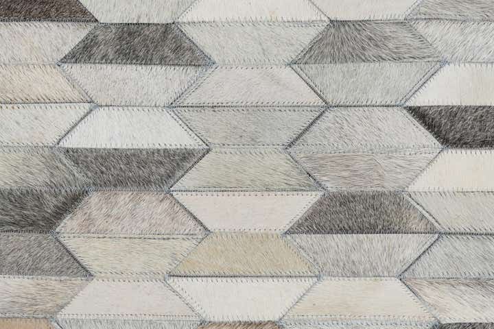 4' 10 x 8' Cowhide Leather Rug