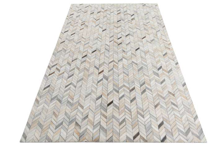 5' 1 x 8' Cowhide Leather Rug
