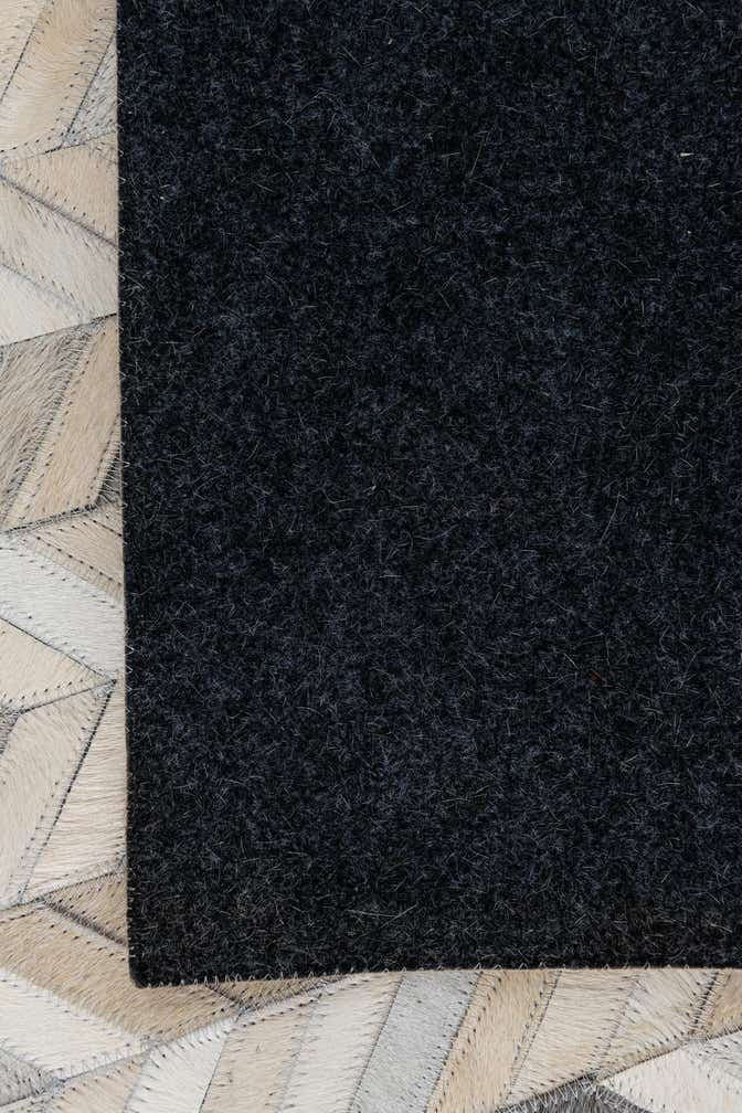 5' 1 x 8' Cowhide Leather Rug