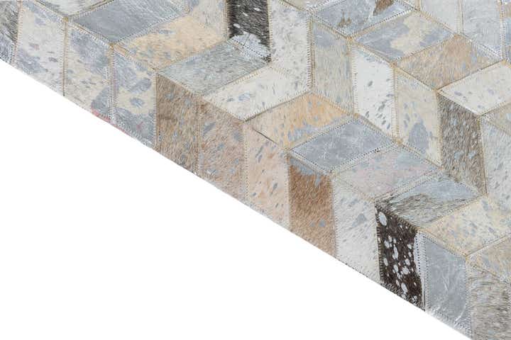 5' 1 x 8' Cowhide Leather Rug