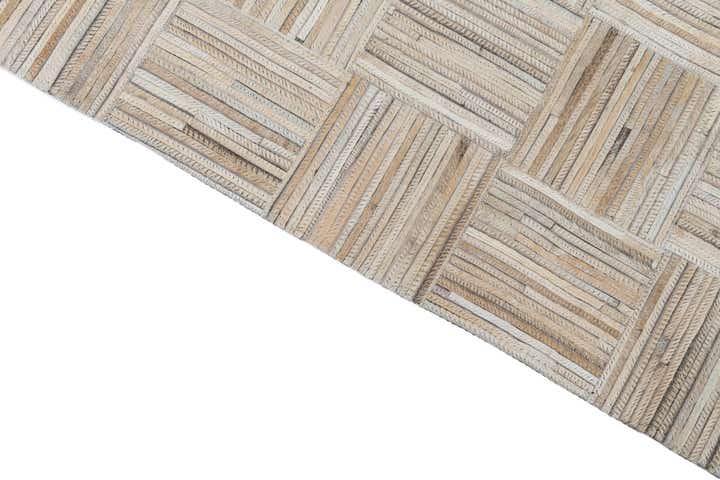 5' x 7' 8 Cowhide Leather Rug