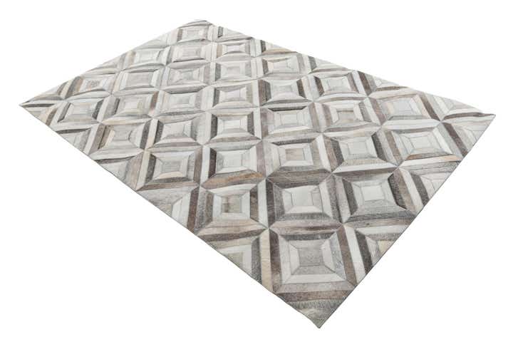 4' 7 x 7' 1 Cowhide Leather Rug