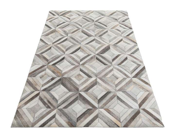 4' 7 x 7' 1 Cowhide Leather Rug