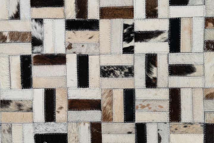 5' 2 x 8' Cowhide Leather Rug