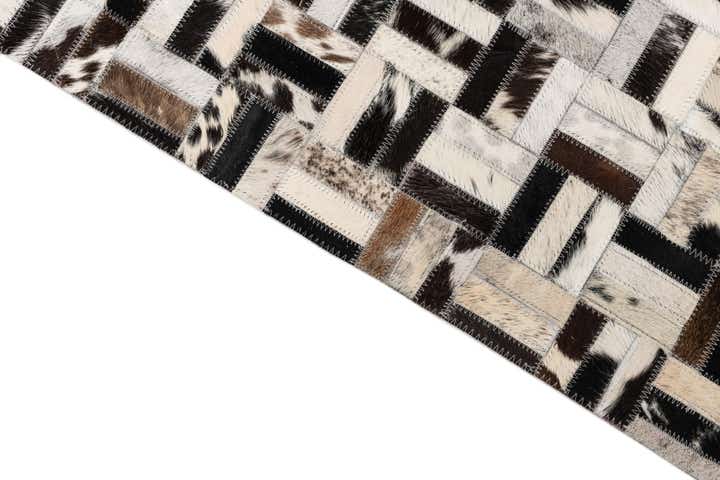 5' x 8' Cowhide Leather Rug