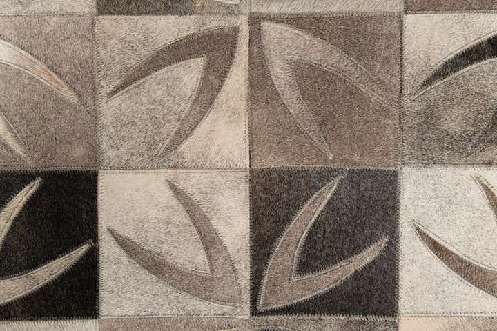 4' x 5' 10 Cowhide Leather Rug