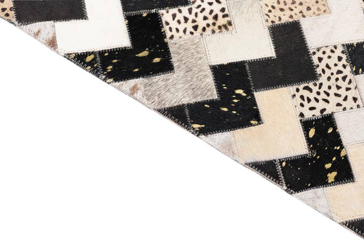 Detail image of 5' x 7' 10 Cowhide Leather Rug