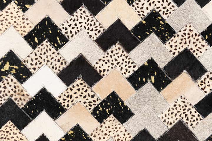 5' x 7' 10 Cowhide Leather Rug