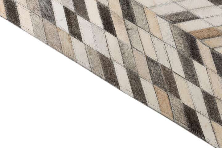 5' x 7' 10 Cowhide Leather Rug