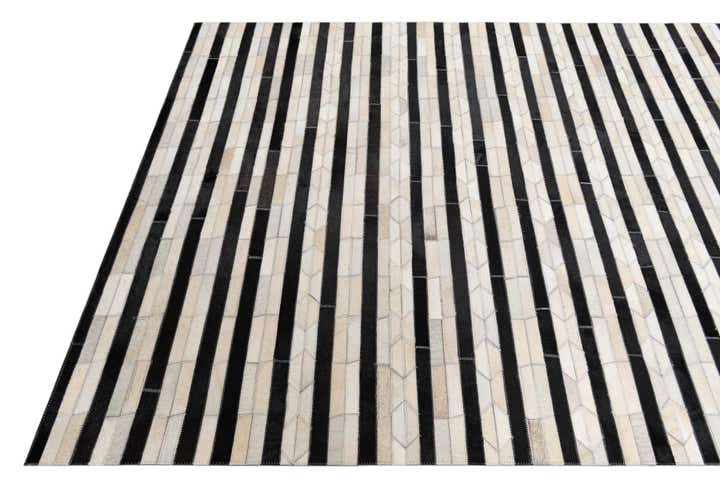 5' x 8' Cowhide Leather Rug