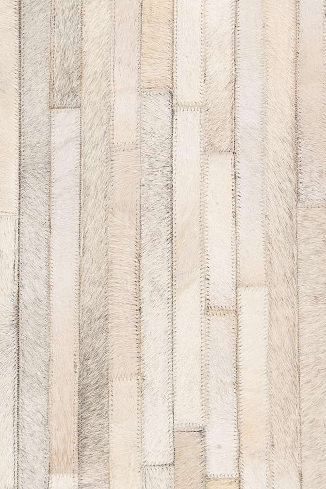 4' 6 x 6' 6 Cowhide Leather Rug