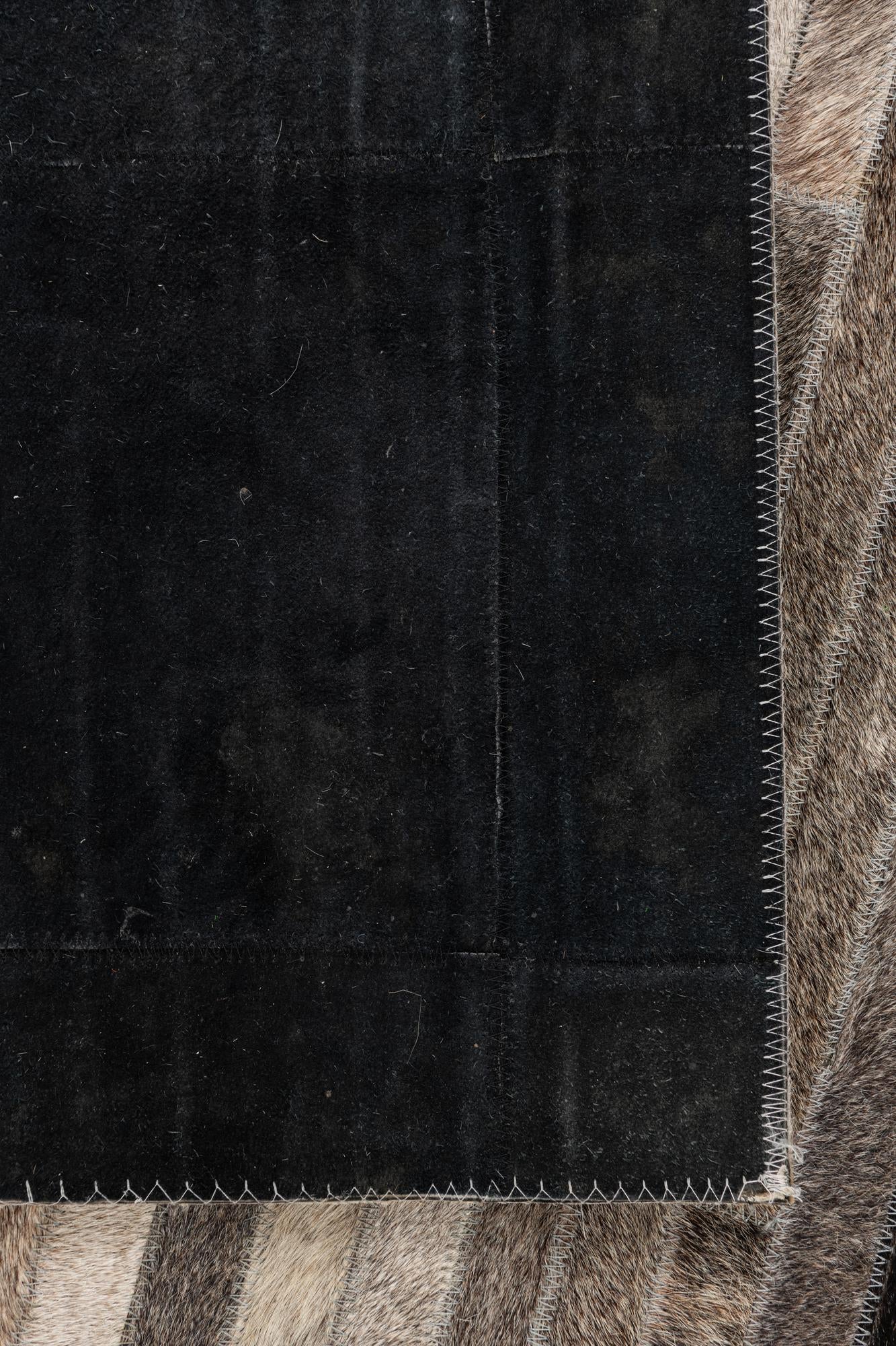 4' 6 x 6' 6 Cowhide Leather Rug