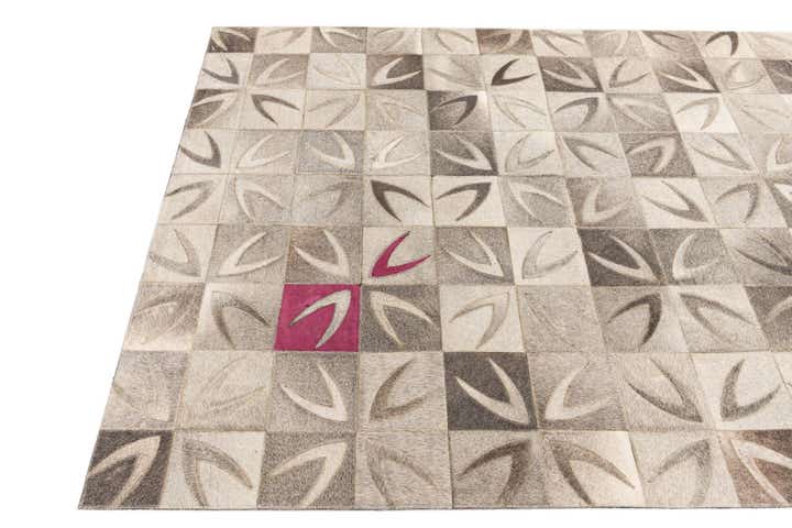 4' 6 x 6' Cowhide Leather Rug