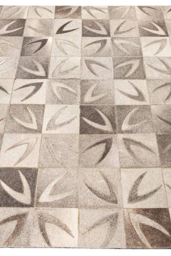 4' 6 x 6' Cowhide Leather Rug