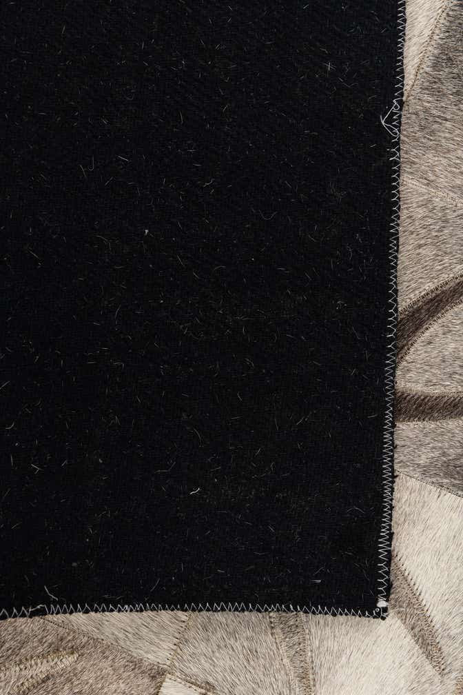 4' 6 x 6' Cowhide Leather Rug