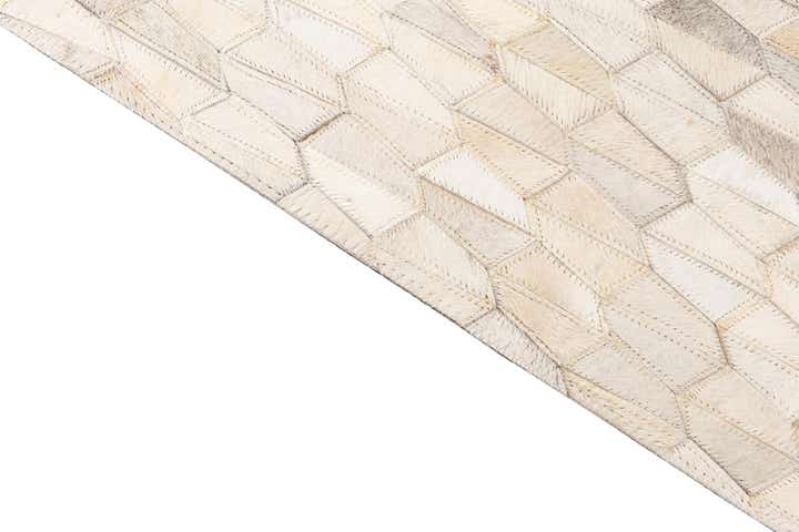 5' 2 x 8' Cowhide Leather Rug