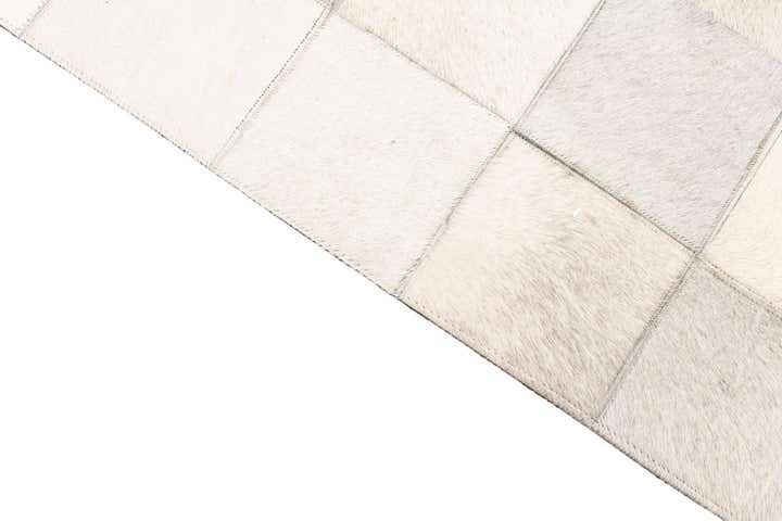 5' x 7' 10 Cowhide Leather Rug