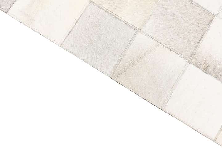 5' x 7' 10 Cowhide Leather Rug