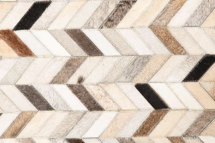 4' 10 x 7' 10 Cowhide Leather Rug