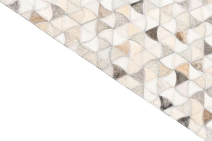 5' x 8' Cowhide Leather Rug