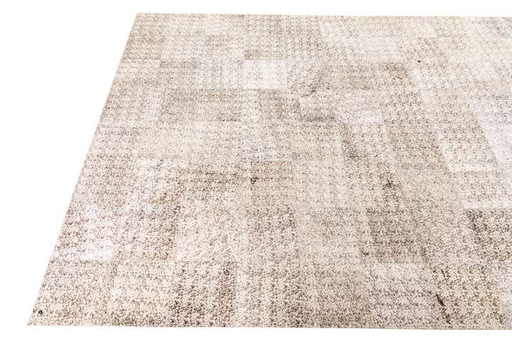 5' 3 x 7' 6 Cowhide Leather Rug