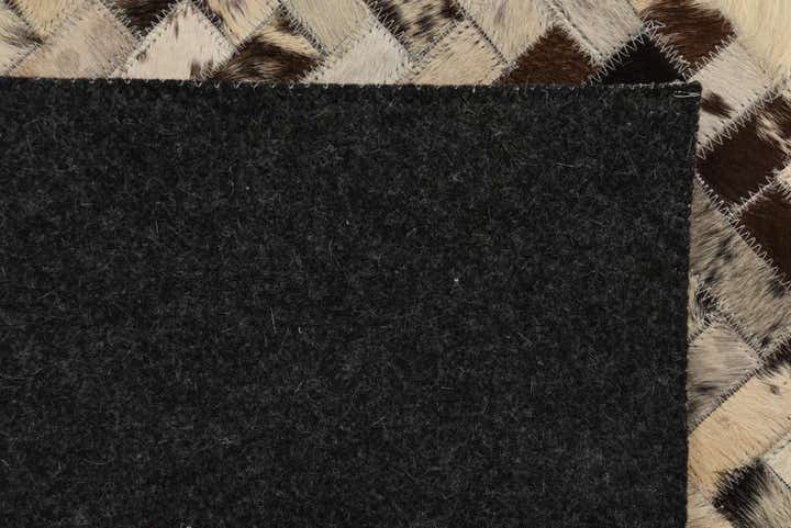 5' 2 x 8' Cowhide Rug