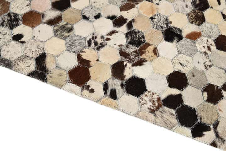 5' 1 x 8' Cowhide Rug